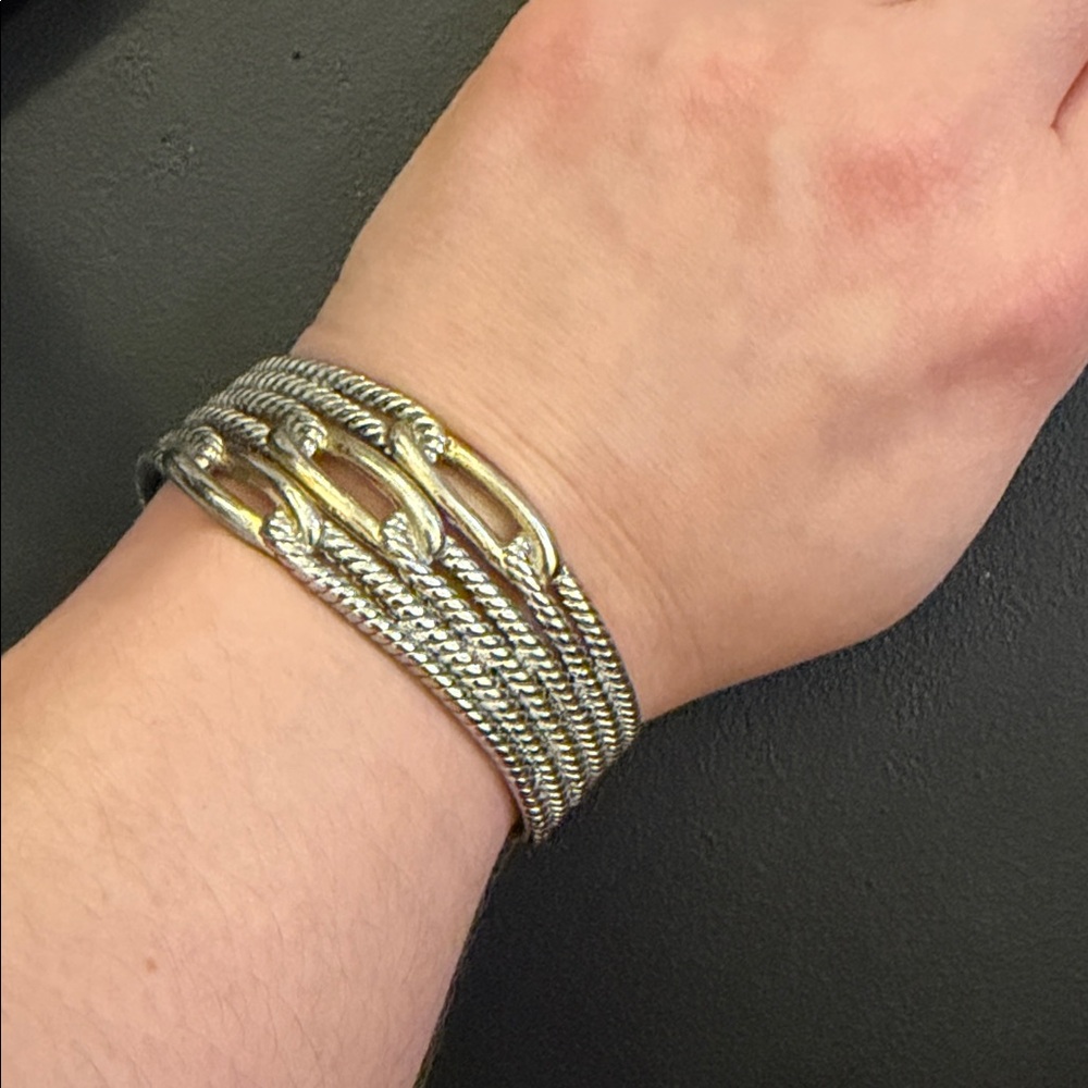 Elegant Silver-Tone Women's Bracelet - Picture 5 of 9